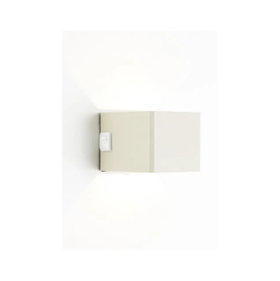 LED genopladelig udendørs væglampe Iseo, beige, bredde 10 cm, sensor