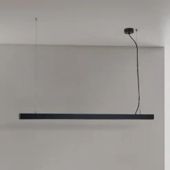 LED-loftlampe Bounce, sort, længde 113 cm, CCT, aluminium