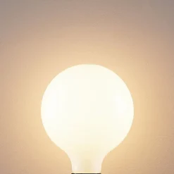 LED-pære E27 8W 2.700K G125 Globe, dæmpbar, opal