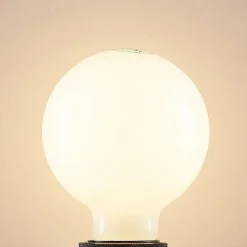 LED-pære E27 4W 2.700K G95 Globe, dæmpbar, opal