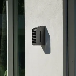 LED-solcellelampe Corner med sensor, grå