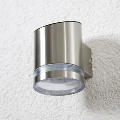 LED-solcellelampe Salma til anbringelse på muren