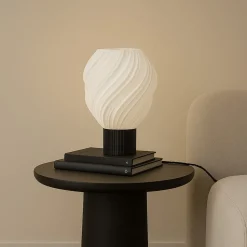 Lindby bordlampe Nuvia, højde 39,1 cm, hvid, 3D-print