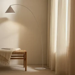 Lindby buelampe Triangolo, beige, højde 195 cm, metal, E27