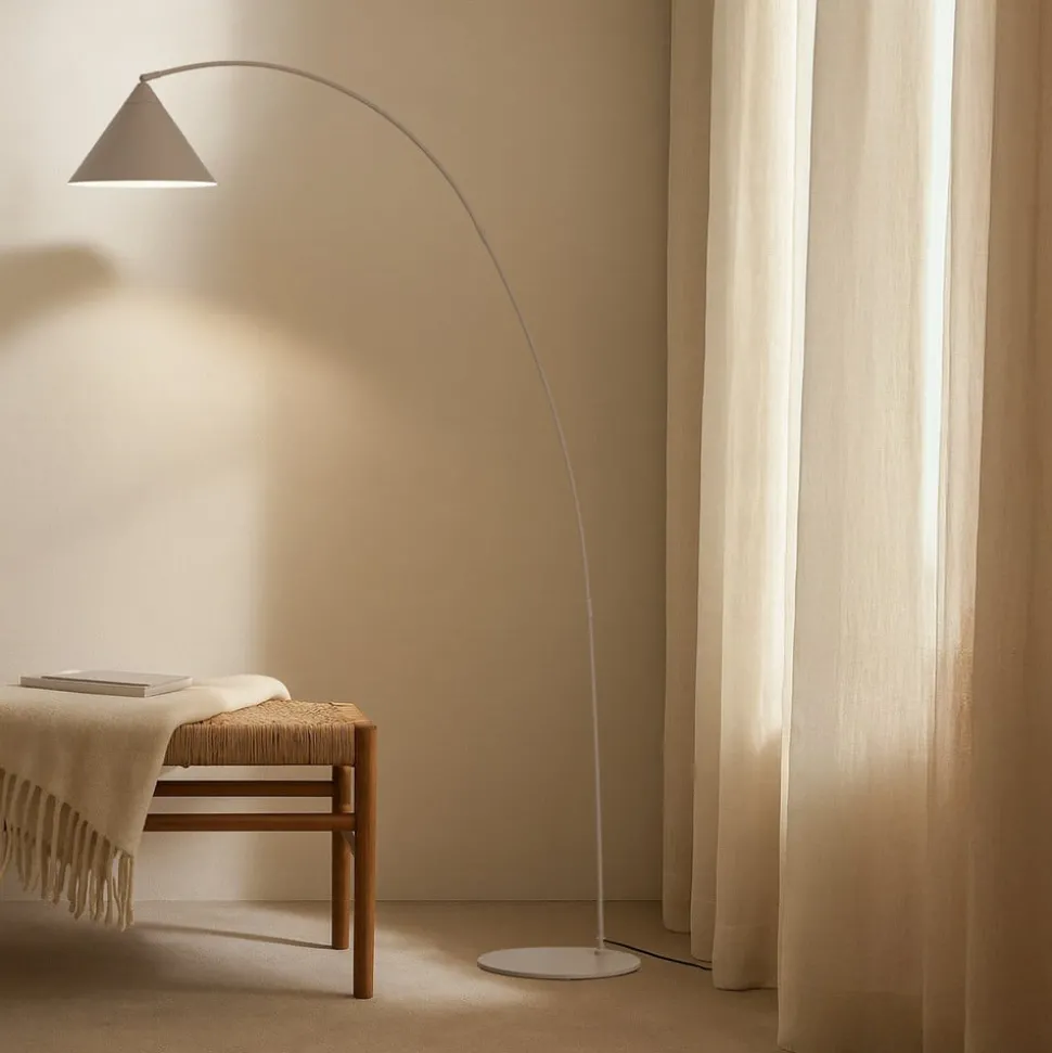 Lindby buelampe Triangolo, beige, højde 195 cm, metal, E27