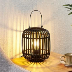 Lindby Canyana bordlampe, sort, rattan, 27 cm høj