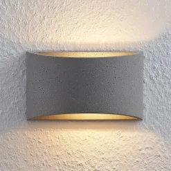 Lindby Edvin væglampe af beton, halvrund