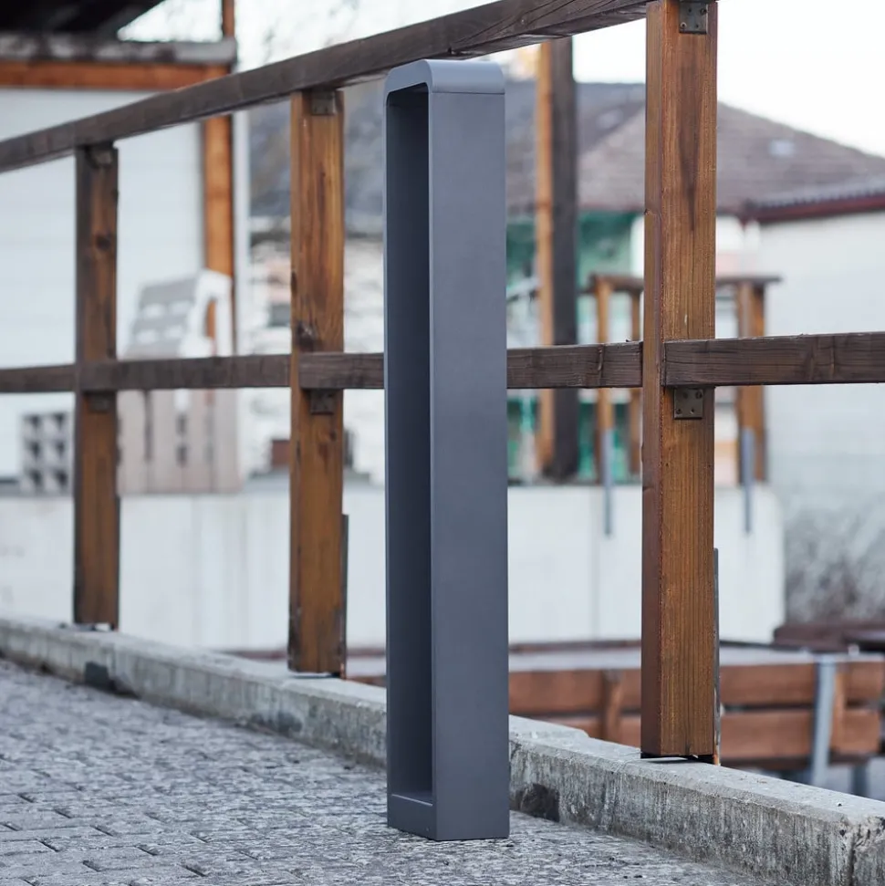 Lindby Emima LED-gadelampe lavet af aluminium 100 cm