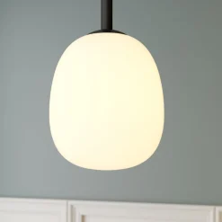Lindby Etiena pendellampe, 5 lyskilder, opal glas
