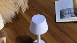Lindby genopladelig LED-lampe Gaja, hvid, USB, IP44, RGBW, dæmpbar