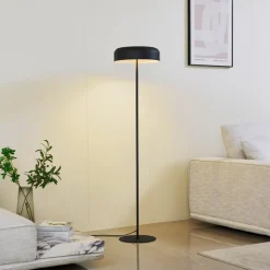 Lindby gulvlampe Edion, sort, metal