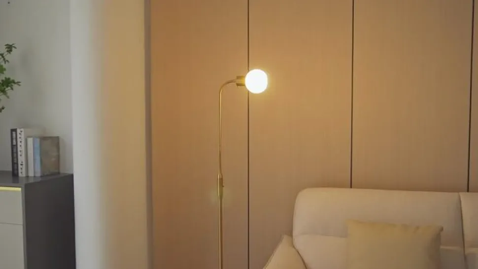 Lindby gulvlampe Elaina, messingfarvet, 162 cm, fleksibel, E14