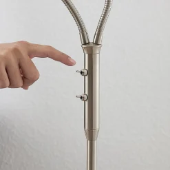 Lindby gulvlampe Gwendolin, 160 cm, nikkelfarvet, 2 lyskilder.