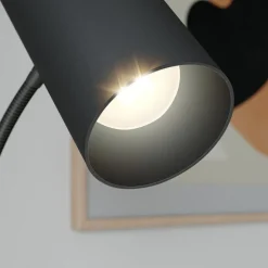Lindby gulvlampe Karoli, sort, 156 cm, metal, fleksibel arm