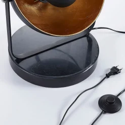 Lindby gulvlampe Muriel, 3 lyskilder, sort/guld, metal