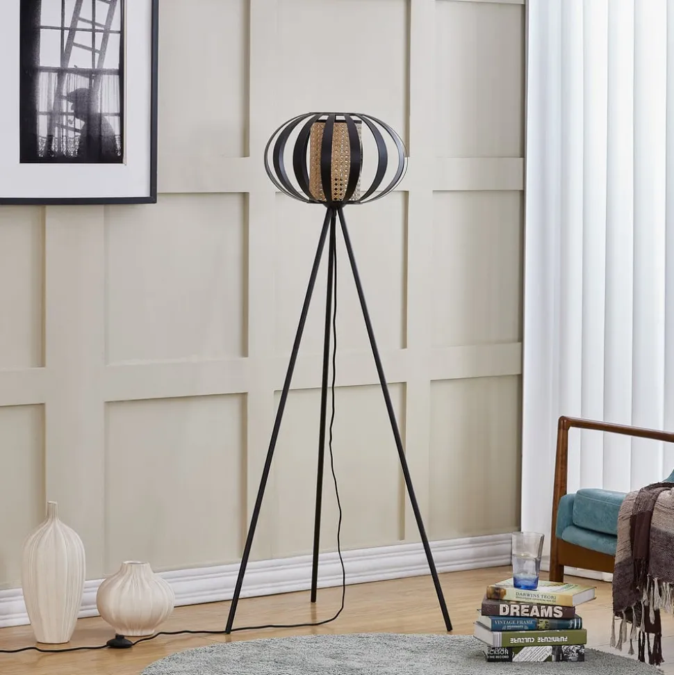 Lindby gulvlampe Tamira, sort, rattan, 143 cm høj, E27