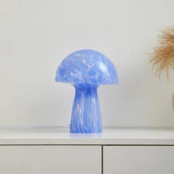 Lindby Hubi bordlampe, blå, glas, Ø 22 cm, svampeform