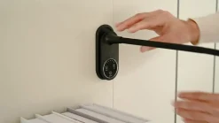 Lindby LED-bordlampe Valtaria, sort, CCT, dæmpbar