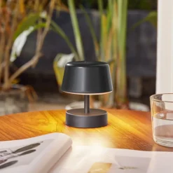 Lindby LED genopladelig bordlampe Nalani, 13 cm høj, IP44, dæmpbar