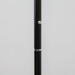 Lindby LED-gulvlampe Malea, sort, metal, dæmpbar, 180 cm