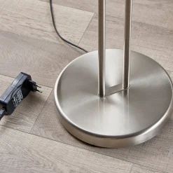 Lindby LED-gulvlampe Yveta, nikkelfarvet, metal, dæmpbar