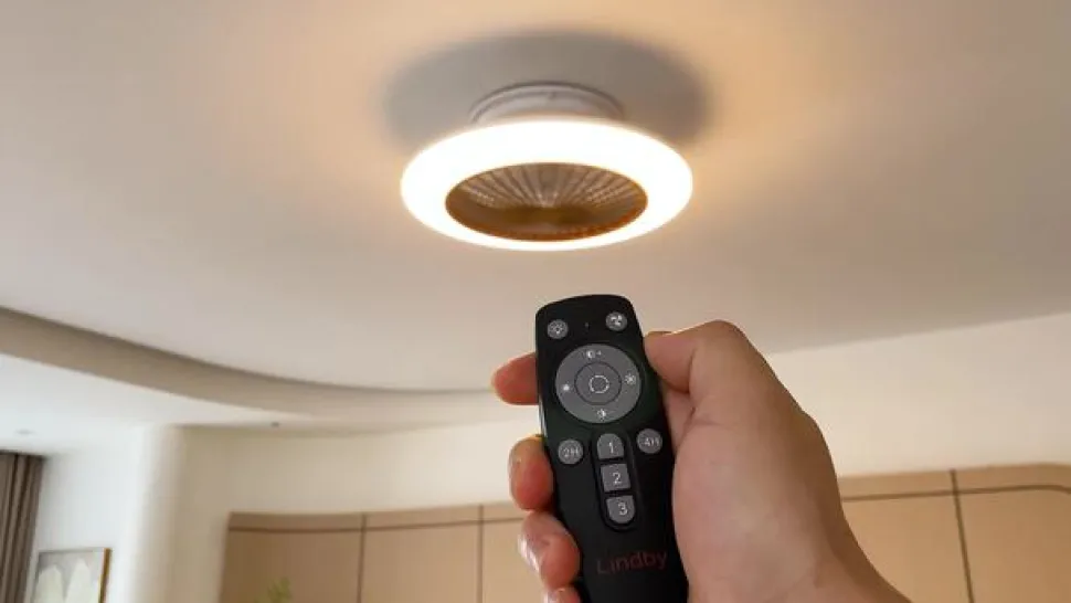 Lindby LED-loftventilator Mamuti, træfarvet, støjsvag, 55 cm