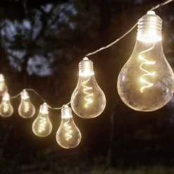 Lindby LED-lyskæde Lampini, 200 cm, sort, IP44