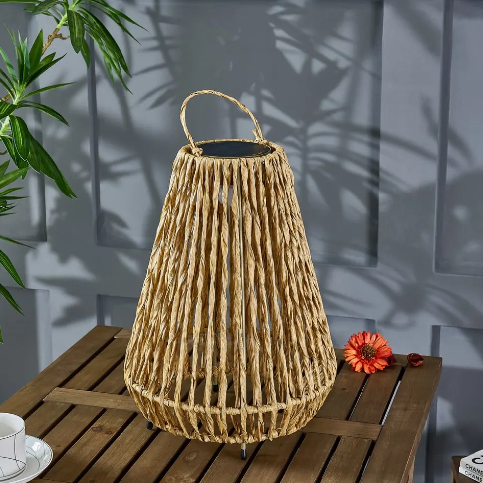 Lindby LED-solcellelampe Amaria, rattan, lys, Ø 27 cm