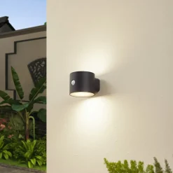 Lindby LED-solcellelampe Amren, sort, ABS, sensor