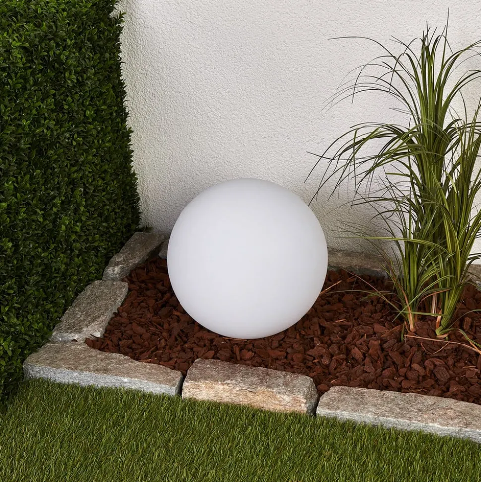 Lindby LED-solcellelampe Lago, Ø 30 cm, kugle, jordspyd, hvid