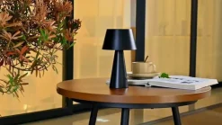 Lindby LED-solcellelampe Lirinor sort plast 13 cm