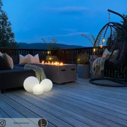 Lindby LED-solcellelamper Lago, RGBW, sæt med 3, kugler, jordspyd