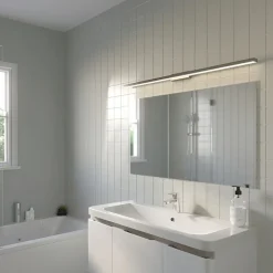 Lindby LED-spejllampe til badeværelset Alenia, 120 cm, krom