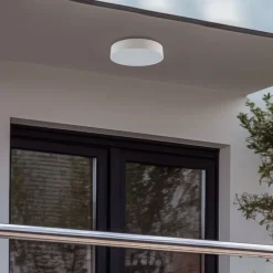 Lindby LED udendørs loftlampe Lahja, hvid, sensor, IP65