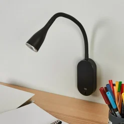 Lindby LED-væglampe Enna, 34 cm, sort, afbryder, USB