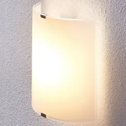 Lindby LED-væglampe Helmi, højde 21 cm, glas, halvcirkelformet