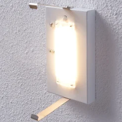 Lindby LED-væglampe Helmi, højde 21 cm, glas, halvcirkelformet