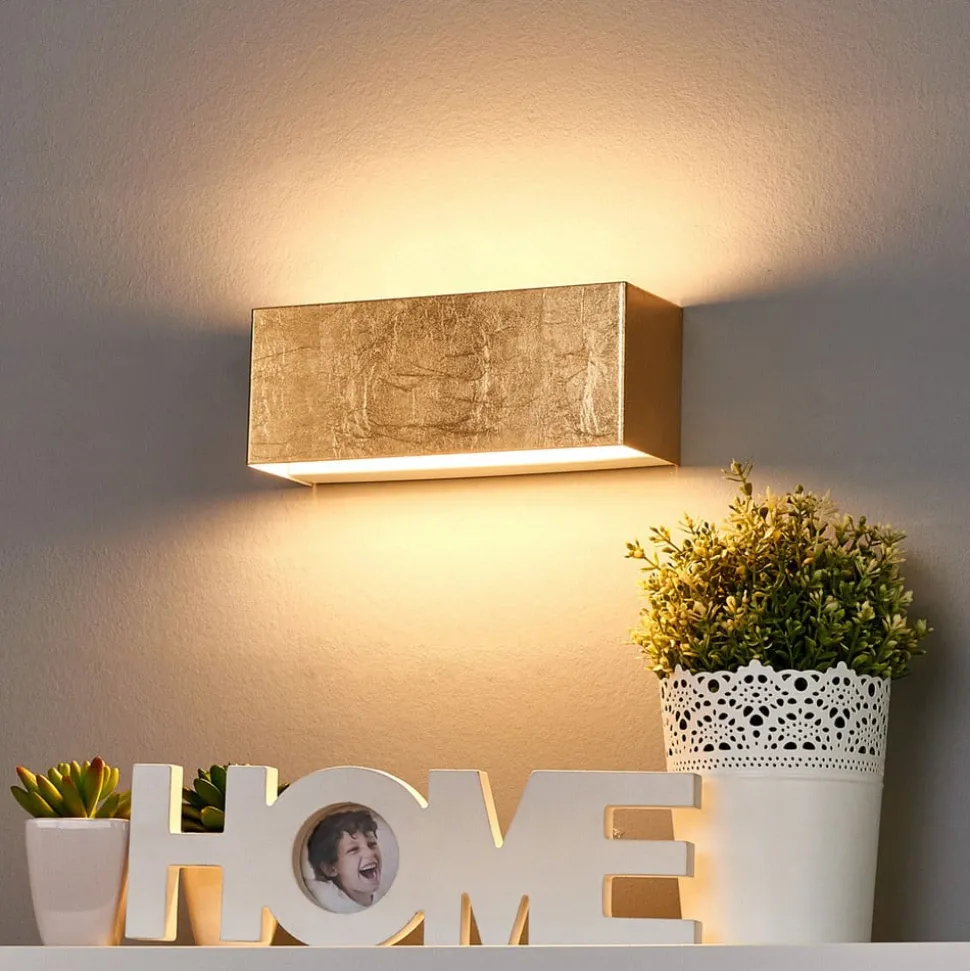 Lindby LED-væglampe Quentin, 23 cm bred, guldfarvet, metal