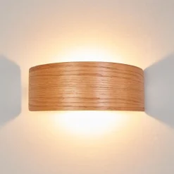 Lindby LED-væglampe Rafailia, bredde 23 cm, træ, 3.000 K