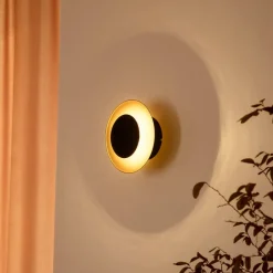 Lindby LED-væglampe Tiama, metal, sort/guld, Ø 20 cm
