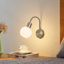 Lindby Lioma væglampe med fleksibel arm, nikkel