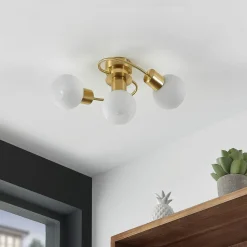 Lindby loftslampe Ciala, 3-lys, messingfarvet, glas