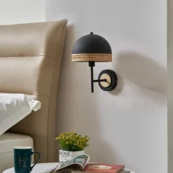 Lindby Lonnaris væglampe med rattan, sort