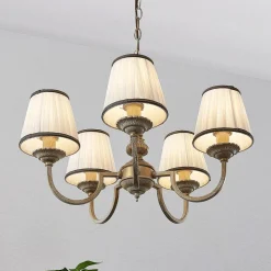 Lindby lysekrone Lumiel, 5-lys, creme/messing, tekstil