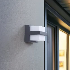 Lindby Smart LED udendørs væglampe Fyra kantet CCT RGB Tuya
