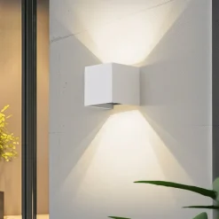 Lindby Smart udendørs LED-væglampe Dara, 10 cm, hvid, CCT Tuya