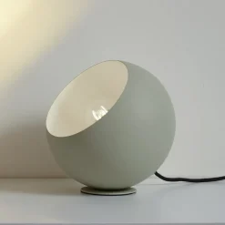 Lindby Solomia bordlampe, grøn, jern, Ø 20 cm