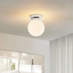 Lindby Tavino loftslampe, sfærisk skærm, krom
