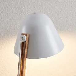 Lindby Tetja gulvlampe med træstang, hvid