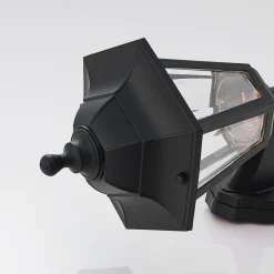 Lindby udendørs LED-væglampe Iavo, sensor, sort, lygte